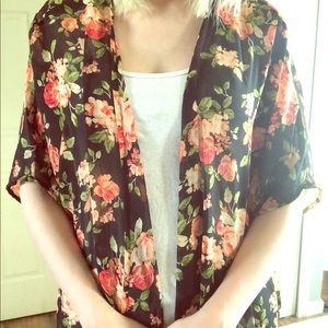L.A. Hearts floral Kimono 🌺🍃